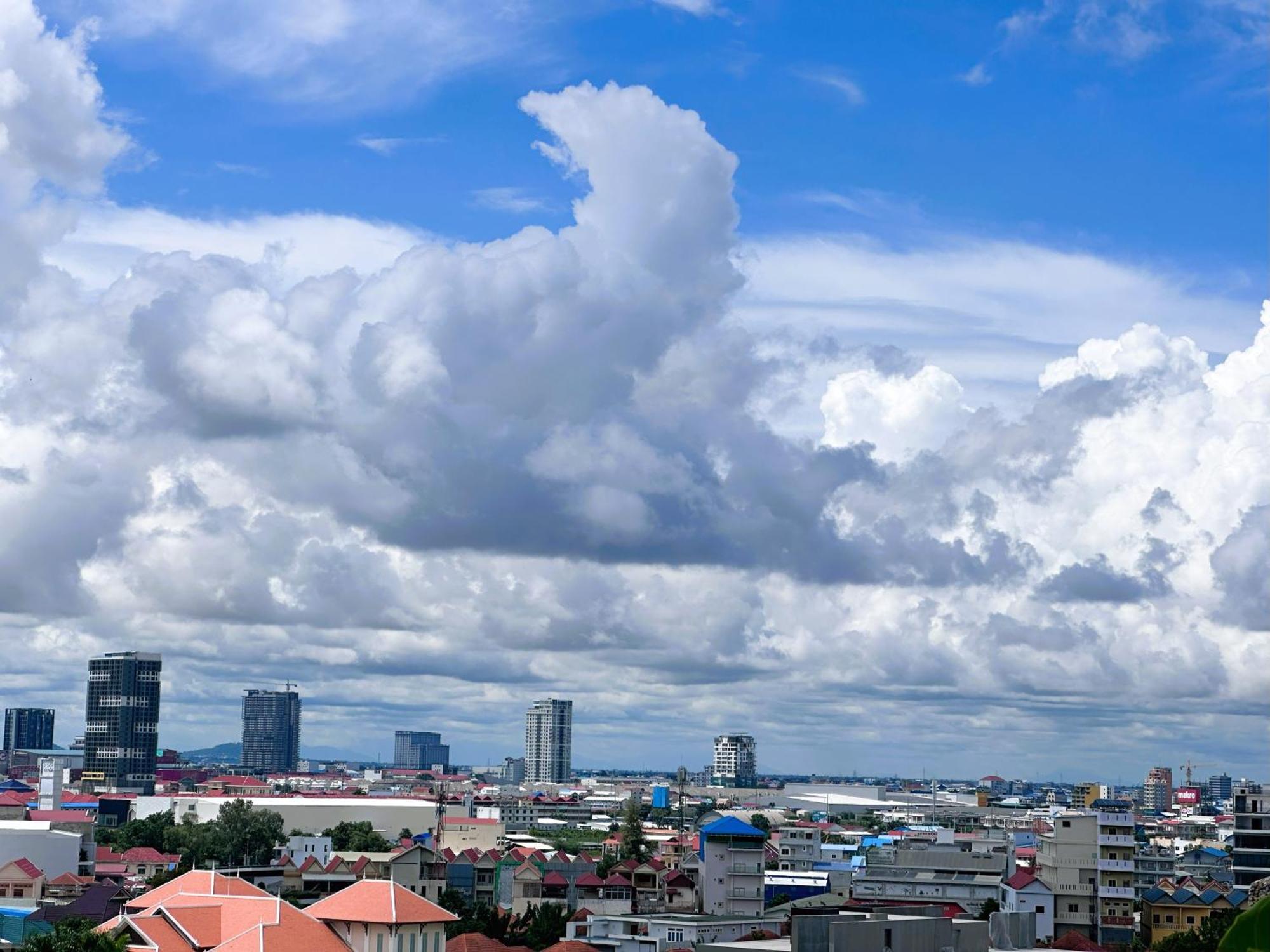 Jaya Suites Hotel Phnom Penh Dış mekan fotoğraf